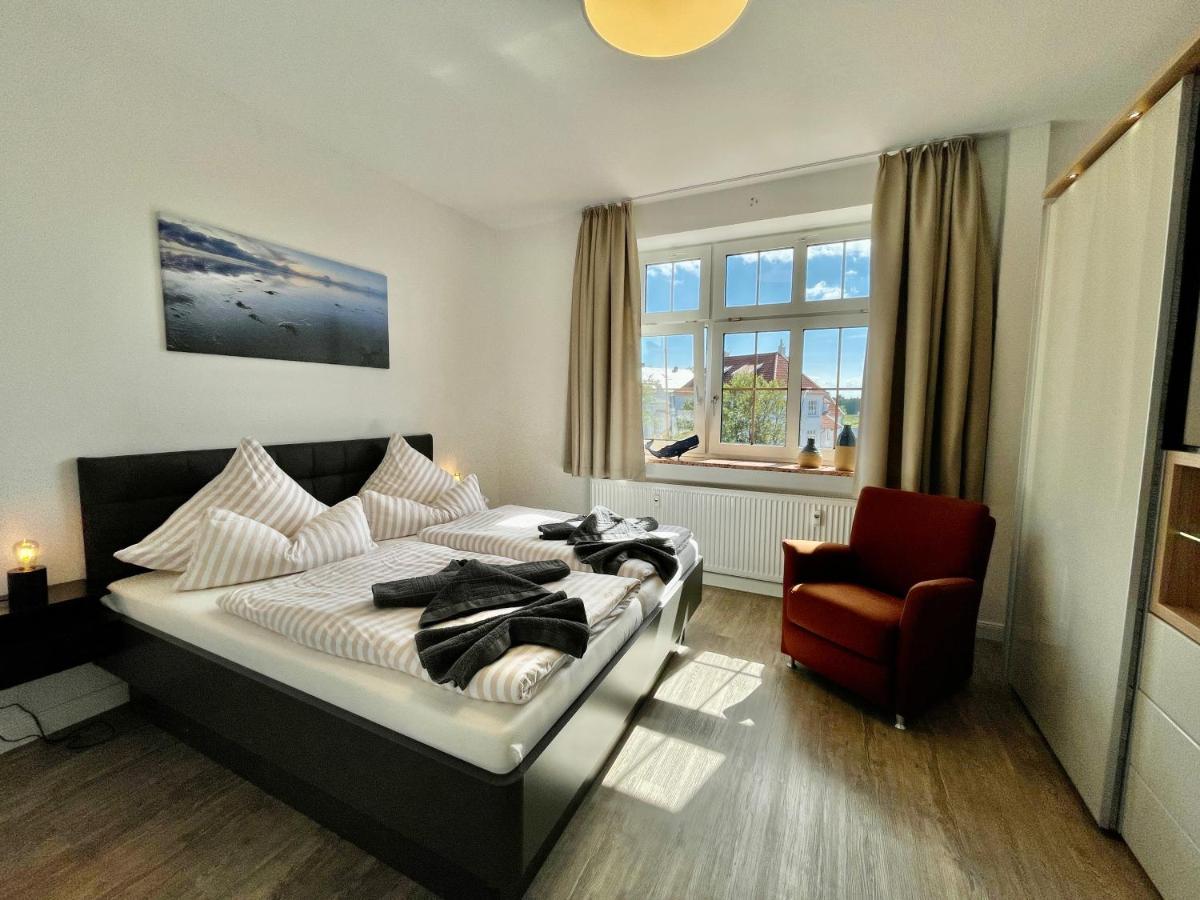 Altes Offiziershaus Borkum Apartment Bagian luar foto